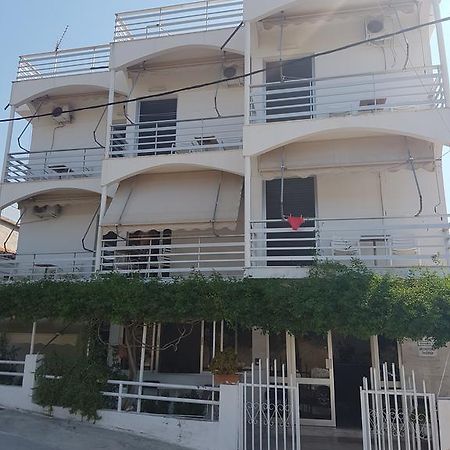 Pansion Marousa Méthana Exterior photo
