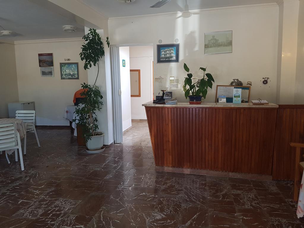 Pansion Marousa Méthana Exterior photo